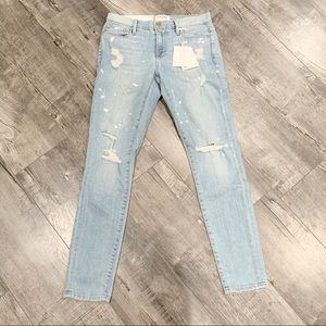 NWT Frame Mid Rise Straight Fit Jeans